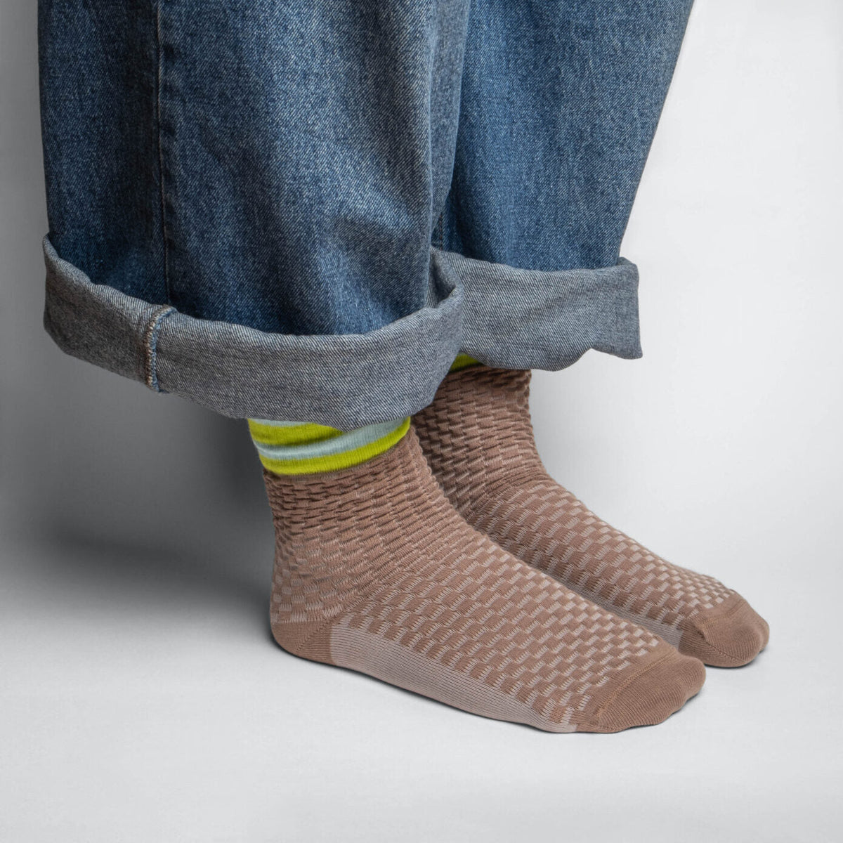 Aydo Studio Amsterdam gråbrune strømper 36-40 tekstureret strik