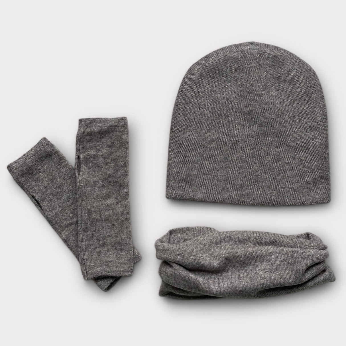 Gråmeleret cashmere accessories