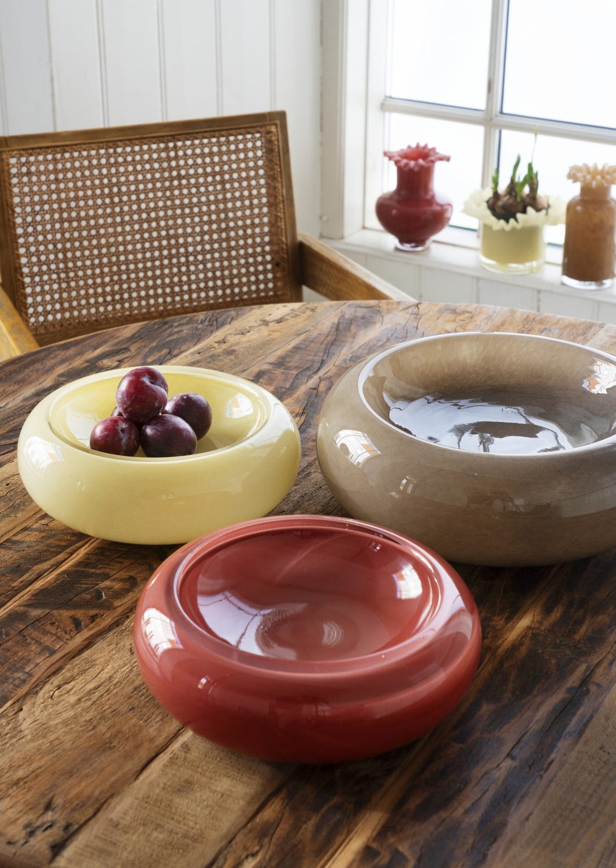 Madam Stoltz – Glass Bowl Taupe Ø33 cm