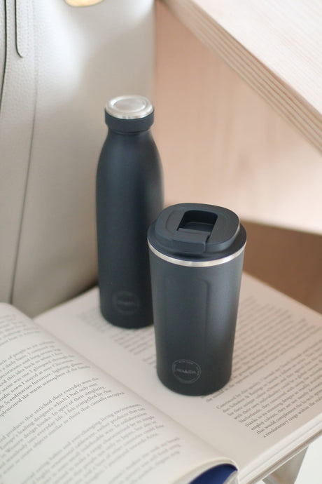AYA&IDA drikkeflaske og CUP2GO termokop 500 ml navy blue med låg