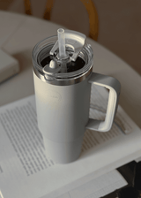 AYA&IDA - Termokop med sugerør 885 ml - Light Grey