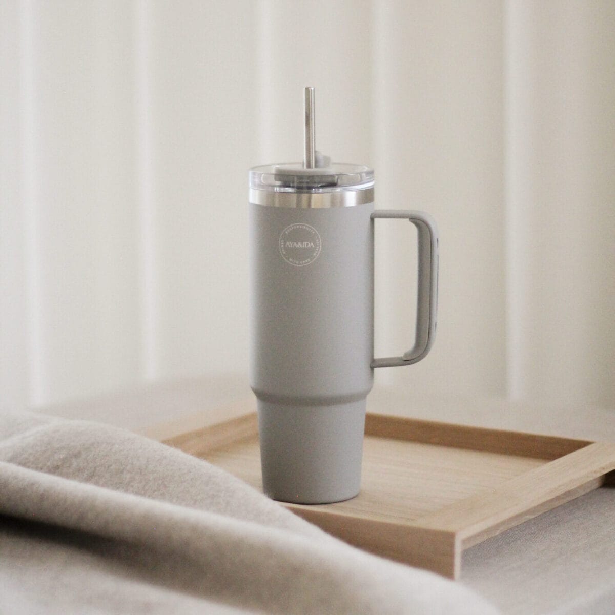 AYA&IDA Thermo Cup with straw 850 ml light grey