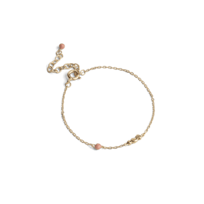 ENAMEL Copenhagen Nara armbånd i coral med forgyldt kæde