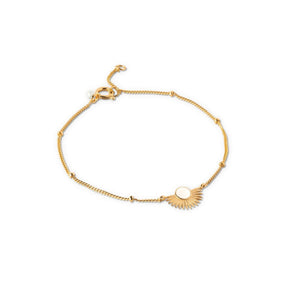 ENAMEL Copenhagen Soleil armbånd i hvid Daisy med forgyldt kæde