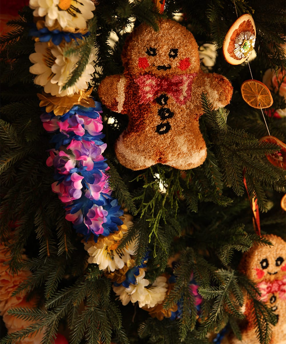 Doing Goods - Ginger Bread Gift Hanger