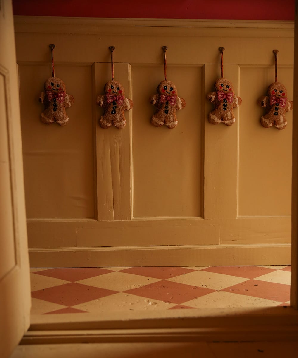 Doing Goods - Ginger Bread Gift Hanger