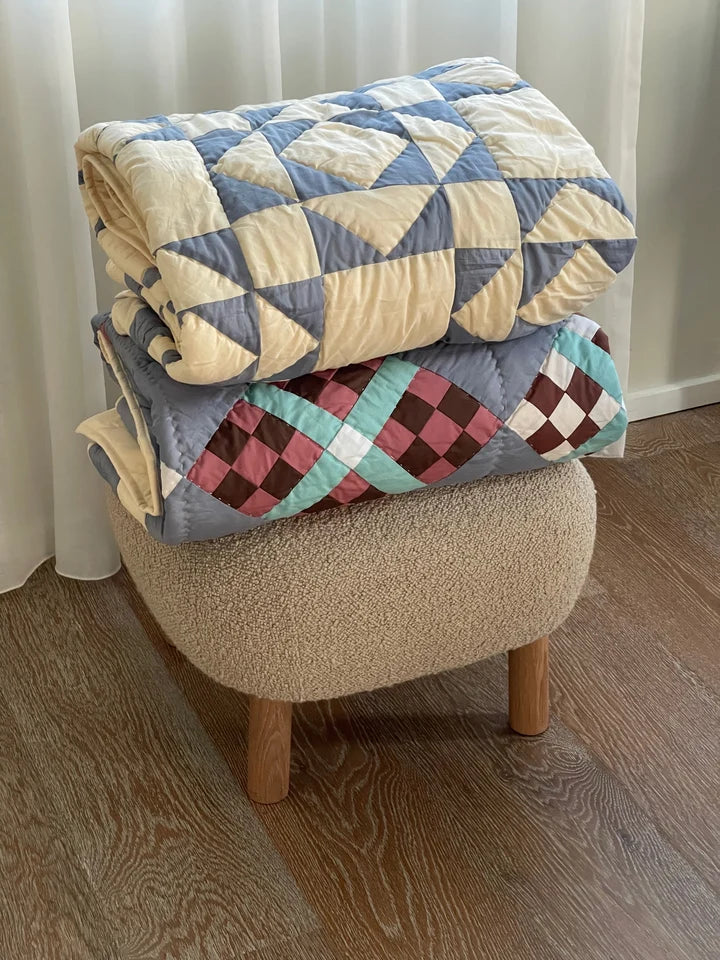 Plaid og Sengetæppe Half Square Triangle – Blå