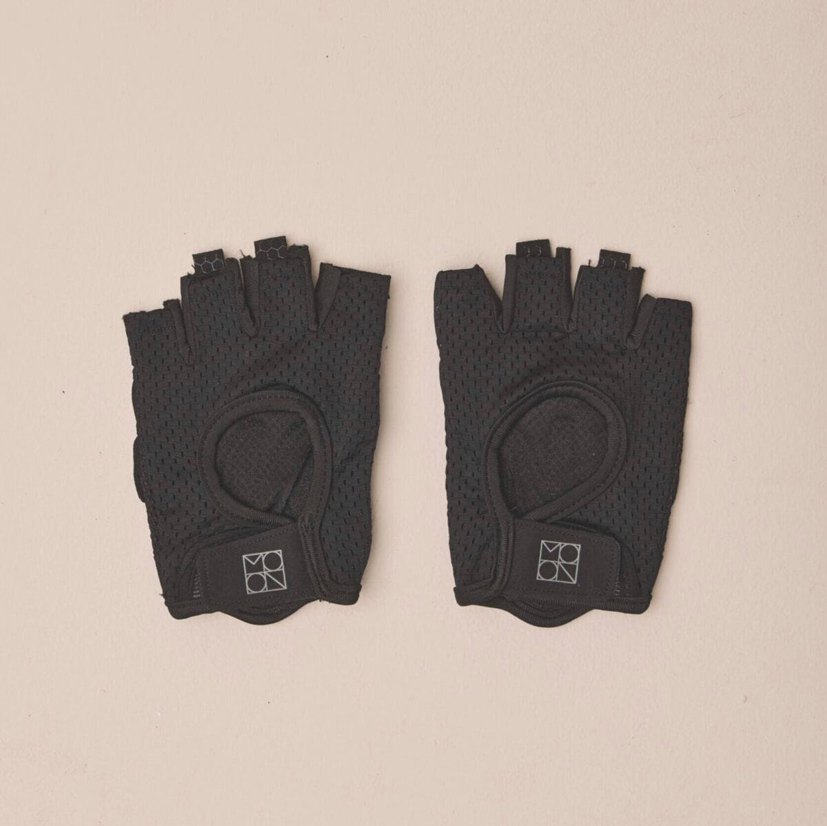 Moonchild grib gloves i Sort. Perfekt til træning.