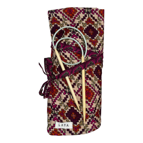 LAYA - Knitting needle pouch grafisk