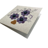 Kort i genanvendt papir – Lilla blomster (14x14 cm)