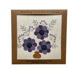 Kort i genanvendt papir – Lilla blomster (14x14 cm)