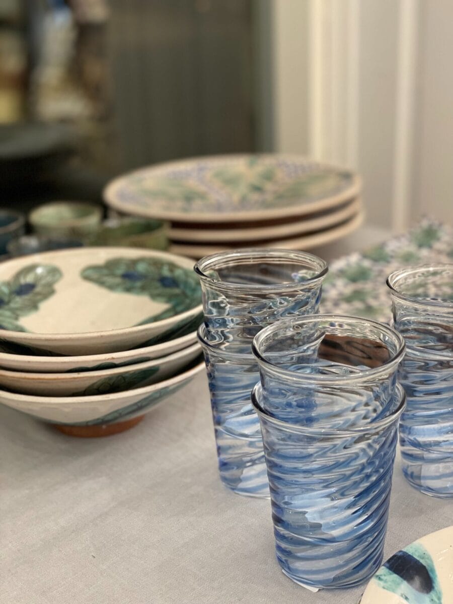 Swirl glass blue