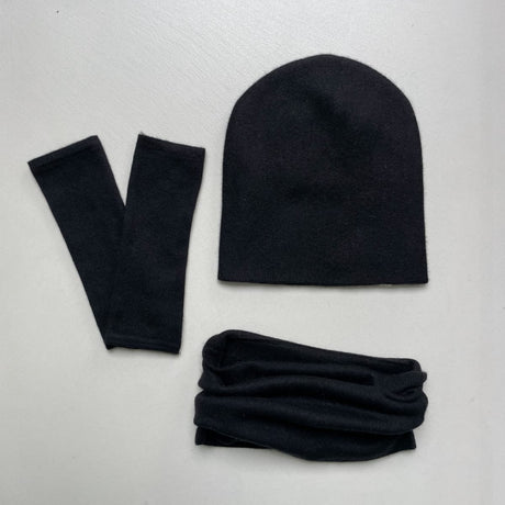 Sort cashmere beanie, vanter og halsedisse