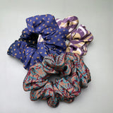 Scrunchies af upcycled sari