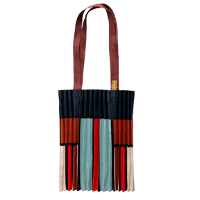 Satin plisseret tote-taske i farven Chia fra Multitudes, fremstillet i Italien