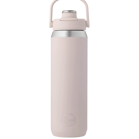 Stilren og holdbar AYA&IDA Sports Bottle 700 ml i rustfrit stål. 100% tæt og perfekt til træning. Køb den hos Himmerli.