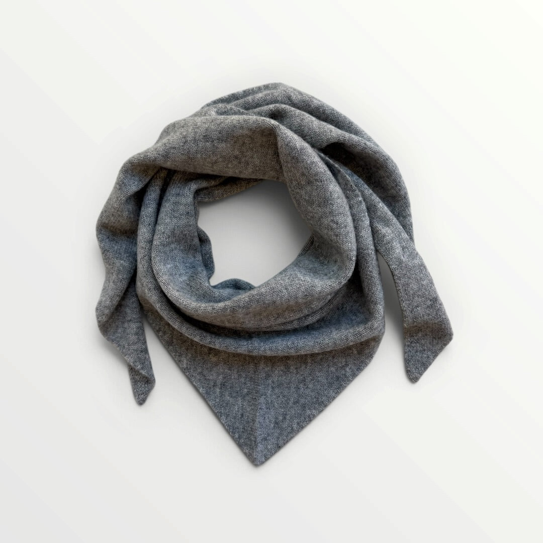 LAYA Copenhagen – Trekantet Cashmere Tørklæde Small – River Stone