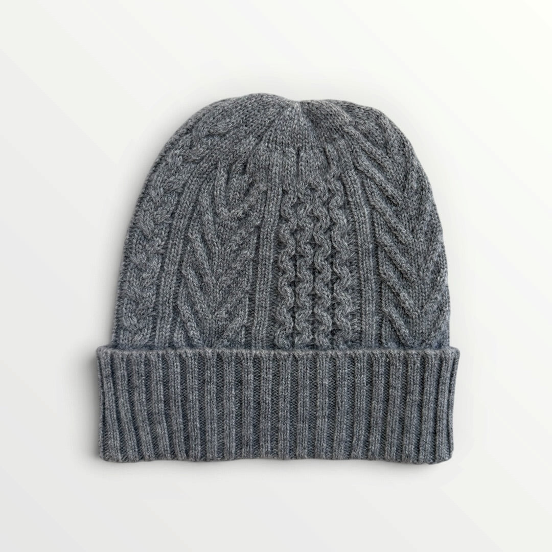 LAYA Copenhagen – Kabelstrikket Cashmere Hue – River Stone