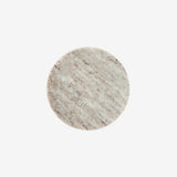 Rundt beige marmorfad fra Madam Stoltz, Ø13 cm, perfekt til bloklys, fyrfadslys og småting.